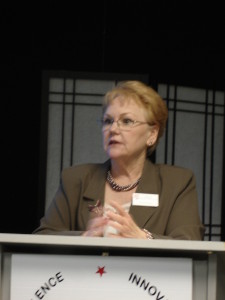 Evelyn Brady, Columbia River Chapter (CRC) 2VP, presents chapter 2013 recruiting and member services report on Feb 20, 2014 at CRC Annual Business Meeting